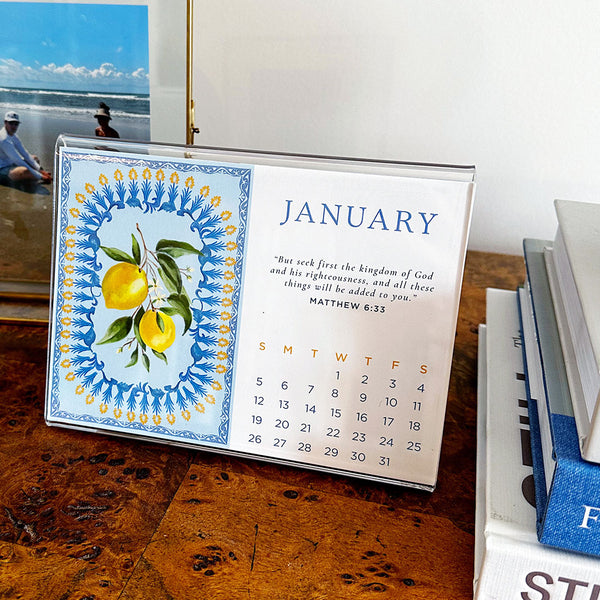 2025 Calendar w/Stand